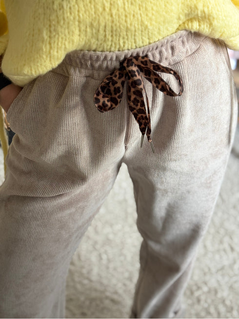 PRECOMMANDE - Pantalon en velours beige AVA